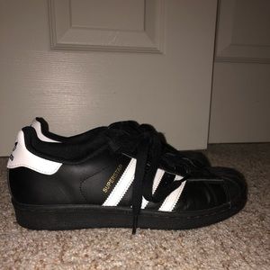 black adidas size 7